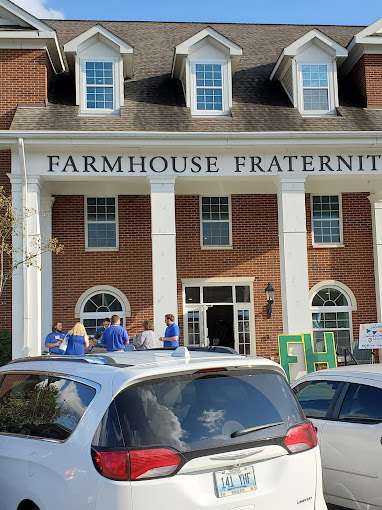 UK frat boys "messed with," took photos of dead pledge's body, posted them on Snapchat