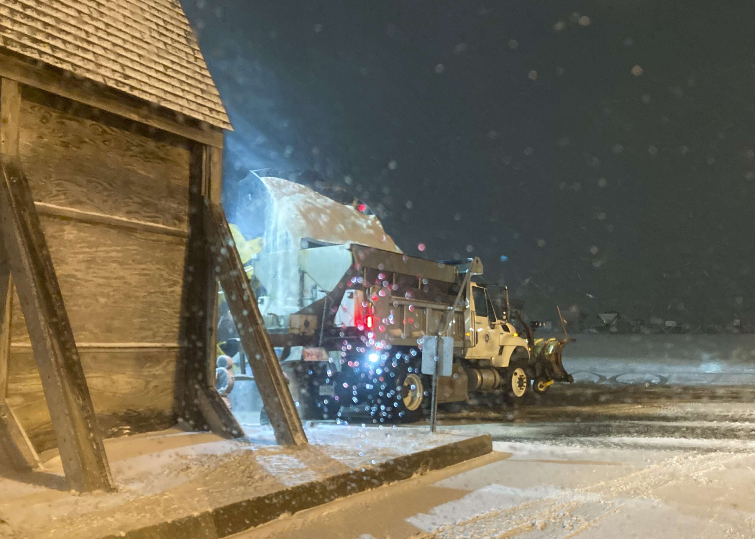 Crews tackle area’s first winter snow￼