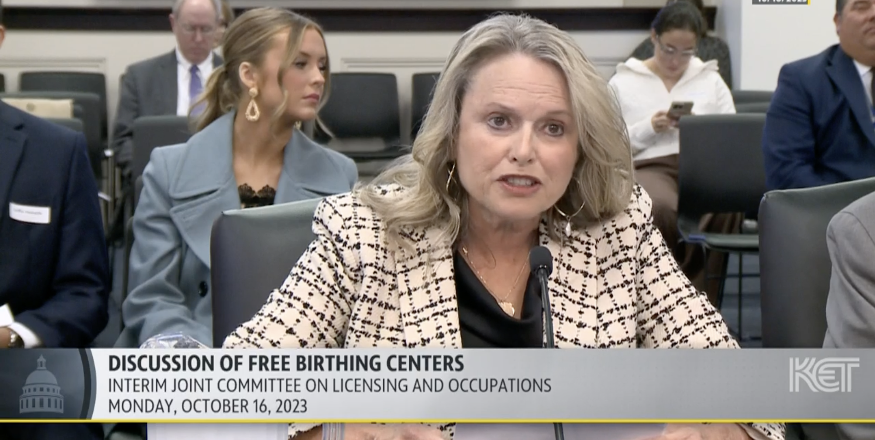 Proponents of freestanding birthing centers say they have a better bill, but hospital association keeps lobbying against it
