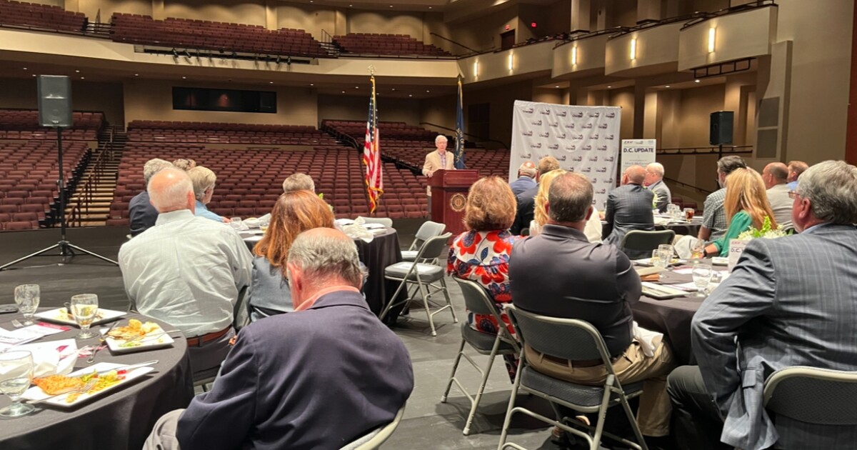 Senate Minority Leader McConnell speaks to Madison County leaders at EKU luncheon