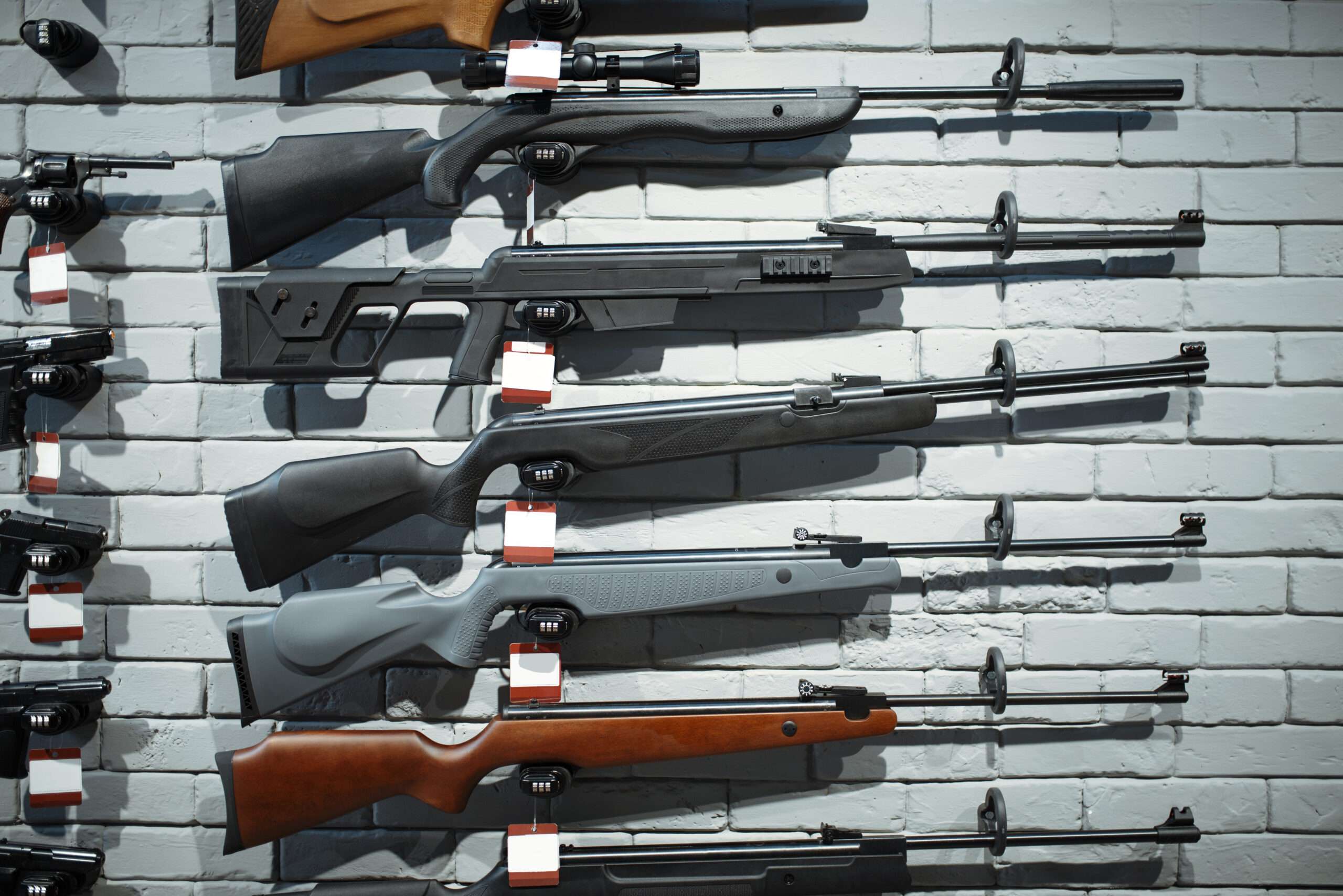 Canadian citizen arrested in Kentucky for smuggling 43 firearms into Detroit