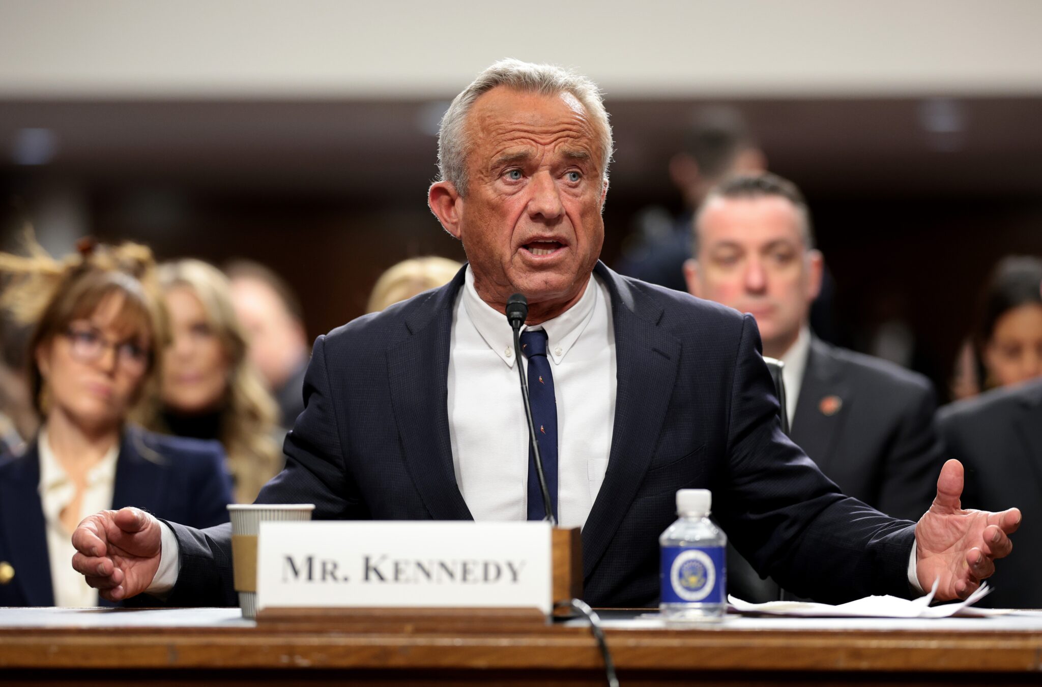 U.S. Department of Health and Human Services to slash 10,000 jobs, close 5 regional offices