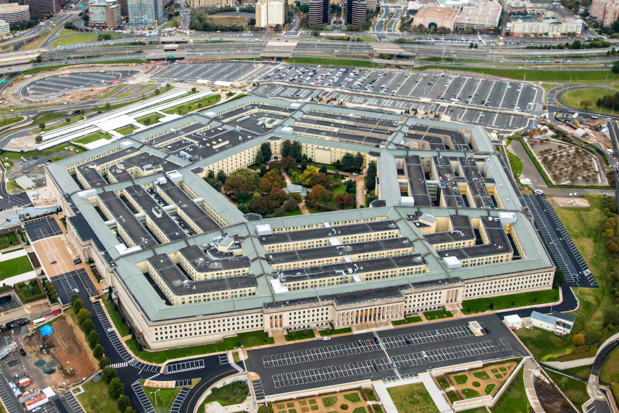This military mom in KY is suing Trump’s Pentagon to defend her kids’ ‘right to learn’