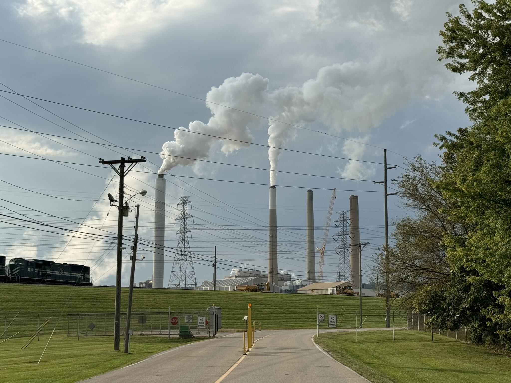 Kentucky’s largest utility proposes more gas-fired power plants, delay retirement of coal-fired unit