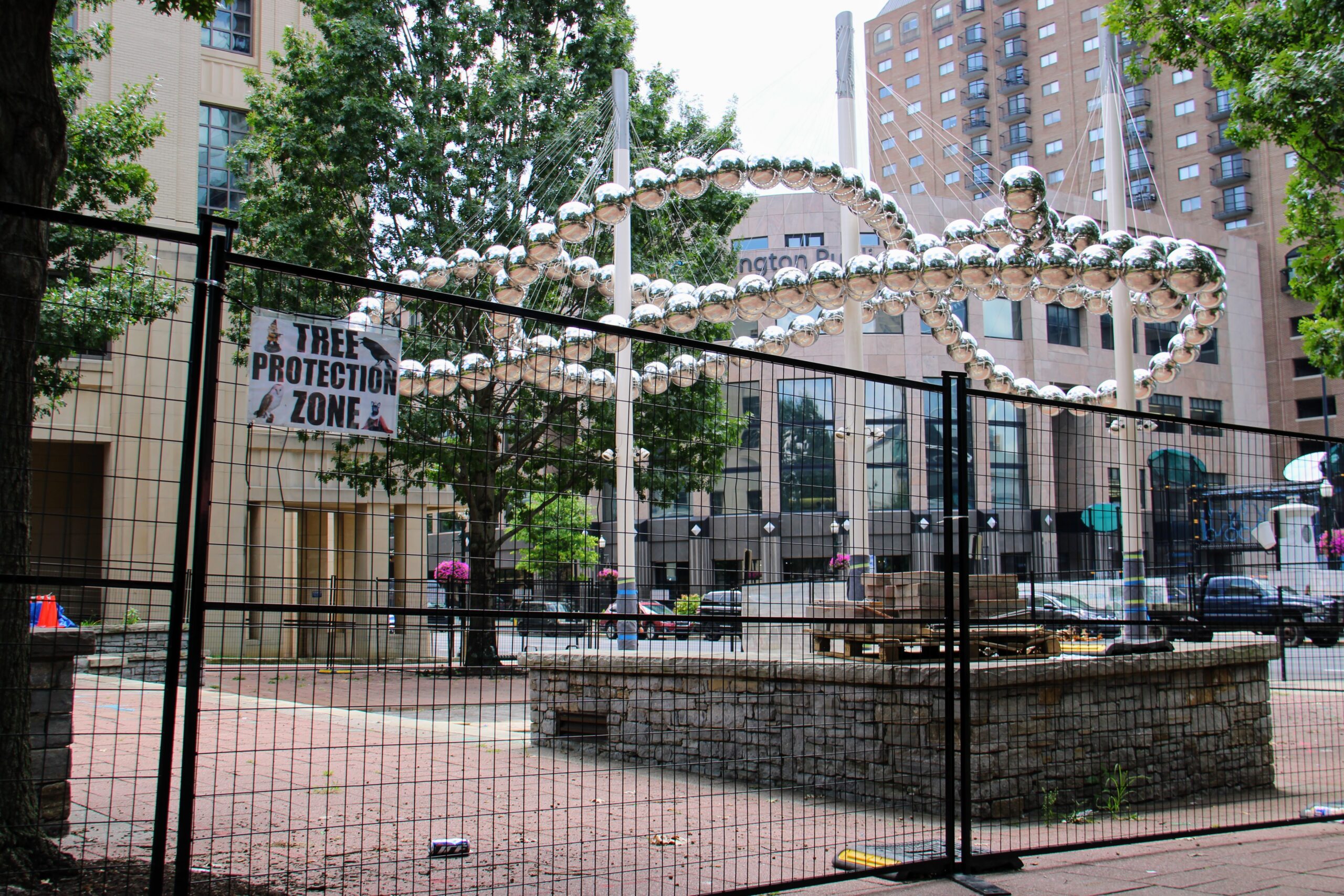 Lexington’s big new ball sculpture just dropped—why it’s already an Internet meme