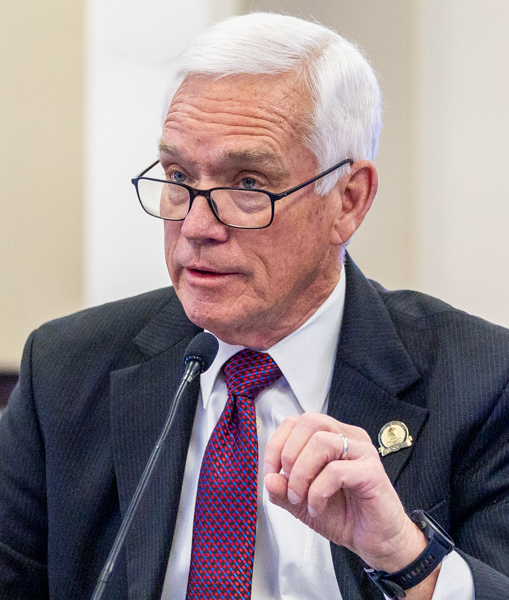 Committee passes provisional medical license bill